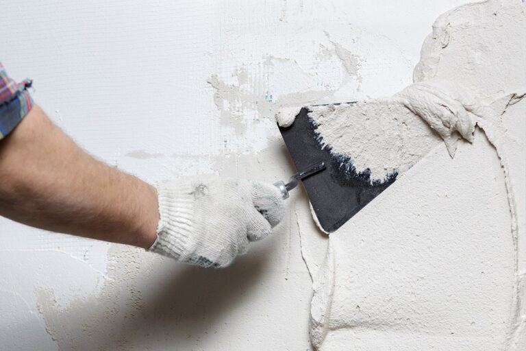 How To Fix A Concrete Wall: 4 Steps for a Quick And Easy Repair